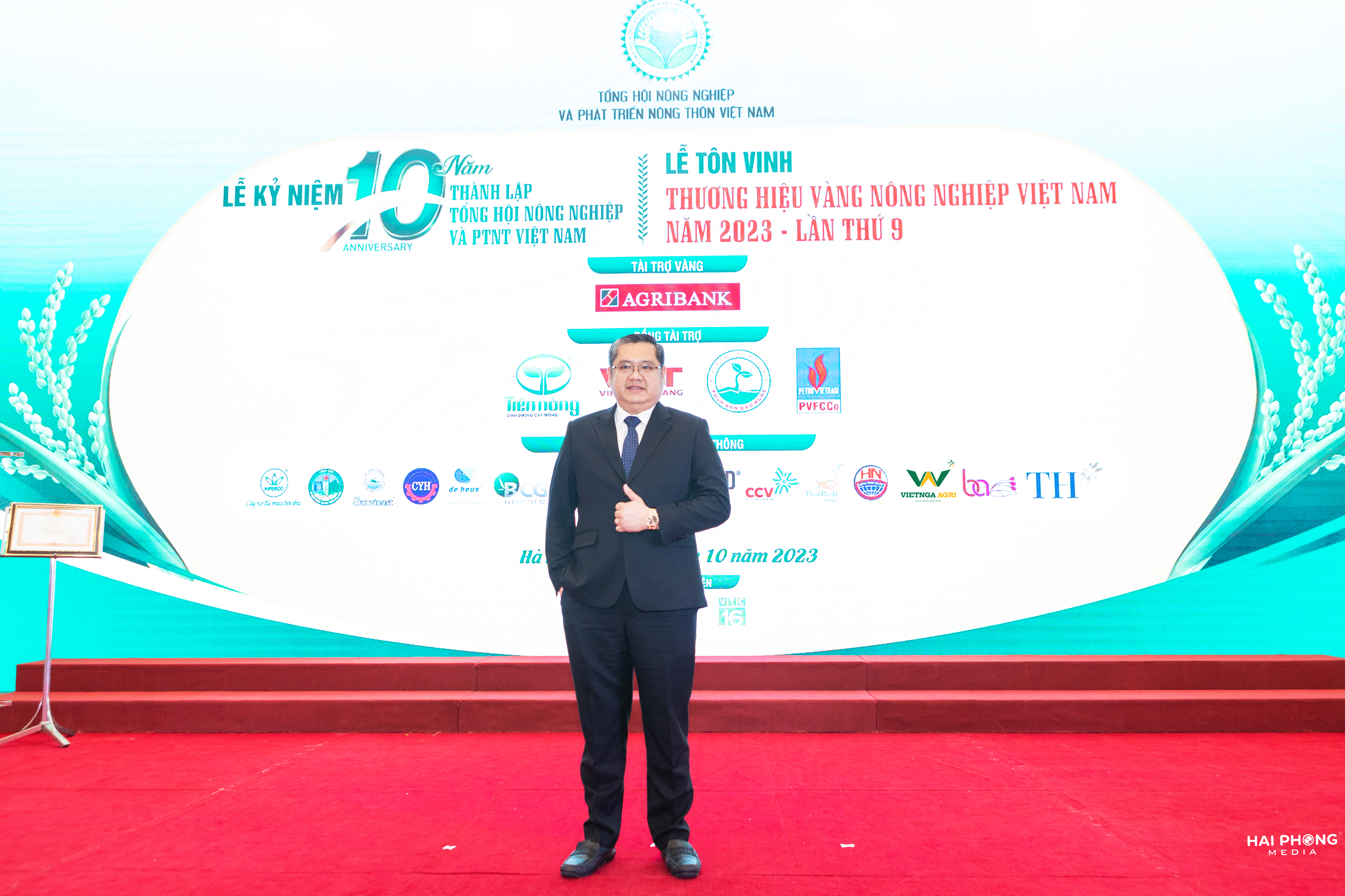 đại diện phân bón Việt Nga nhận giải thưởng