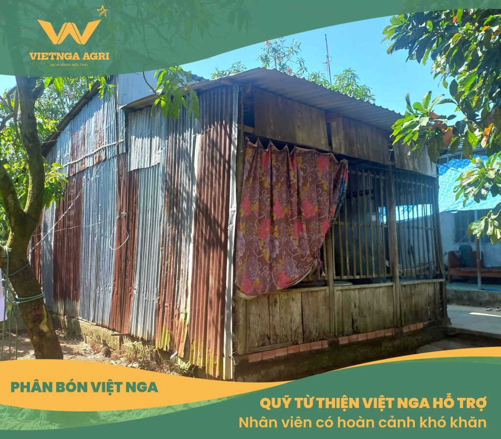 Phân Bón Việt Nga đến thăm và khảo sát gia đình anh Dũ